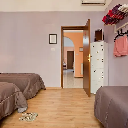 Hostel Hostella Female Only